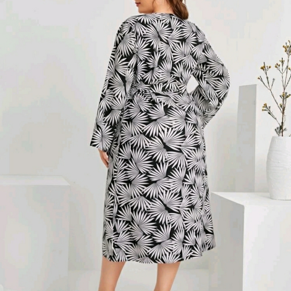 NEW Plus Knot Side Wrap Dress - Picture 2 of 10